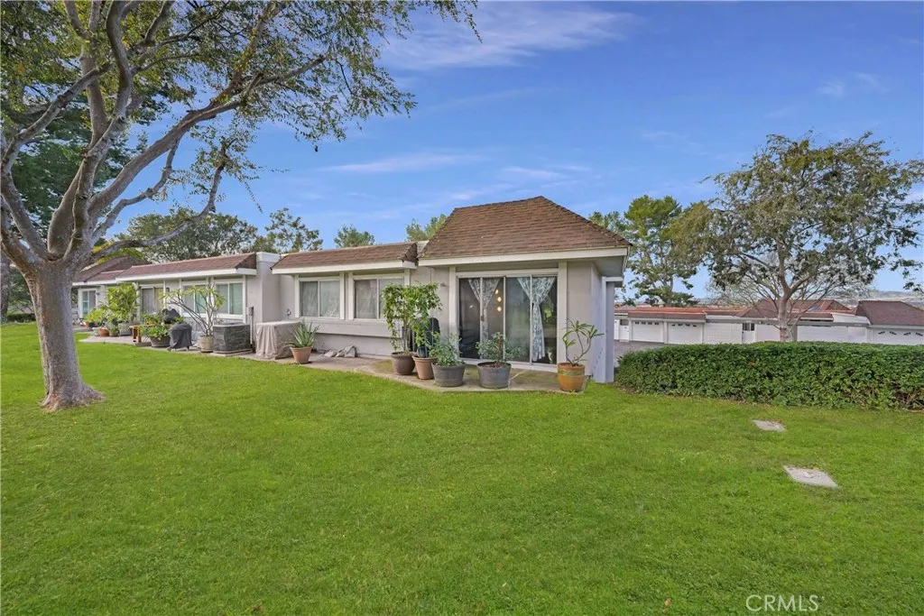 22256 Caminito Mescalero, Laguna Hills, California 92653 home-pic-23