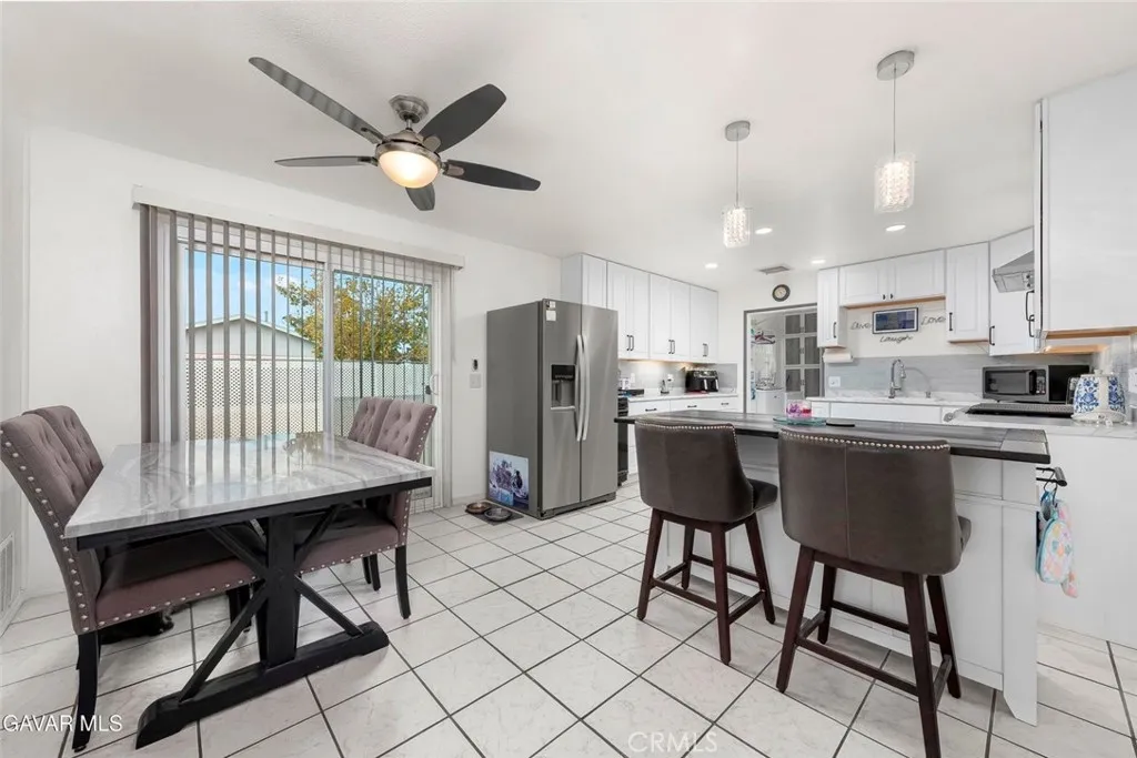 43014 7th Street E, Lancaster, California 93535 home-pic-6