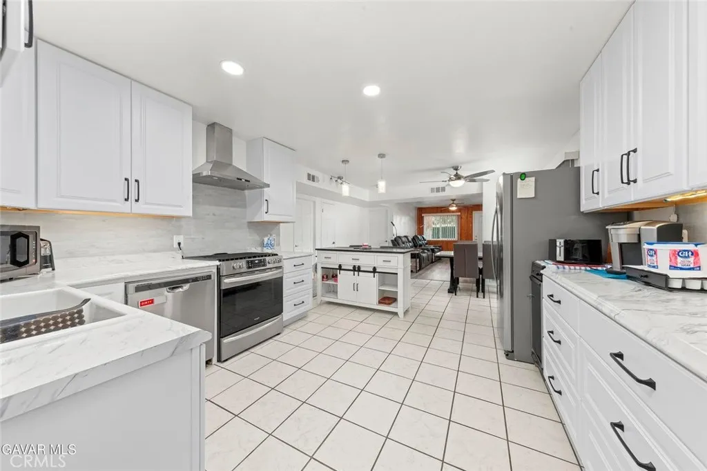 43014 7th Street E, Lancaster, California 93535 home-pic-11