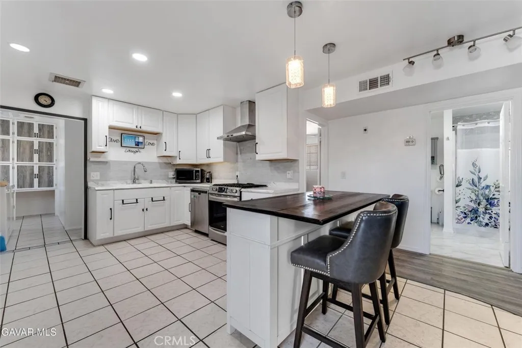 43014 7th Street E, Lancaster, California 93535 home-pic-8