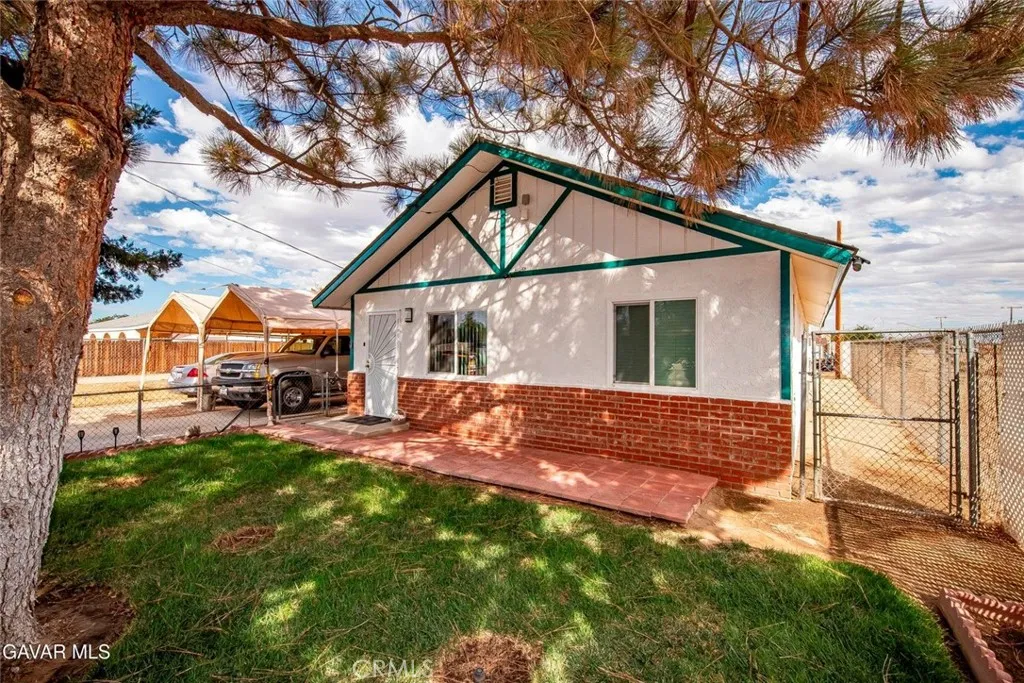 43014 7th Street E, Lancaster, California 93535 home-pic-2