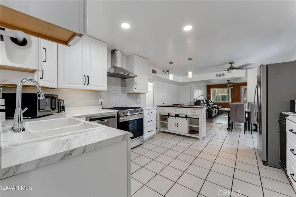 43014 7th Street E, Lancaster, California 93535 home-pic-9