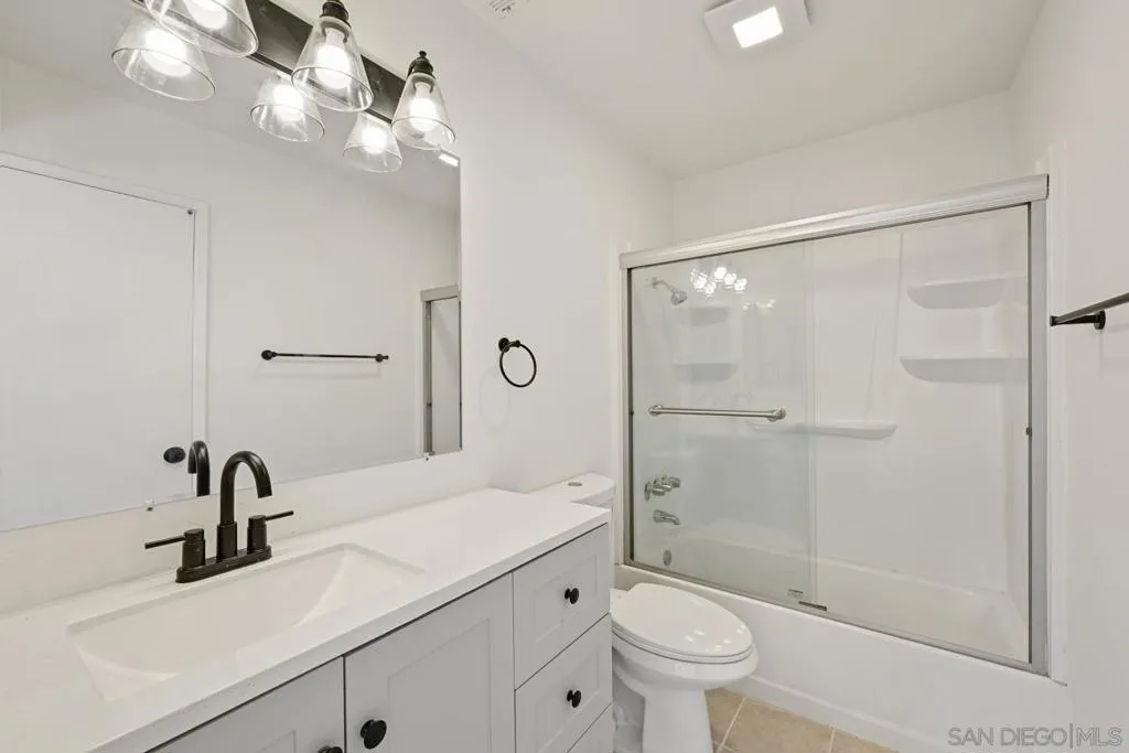 2050 Oak Hill Dr, Escondido, California 92027 home-pic-15