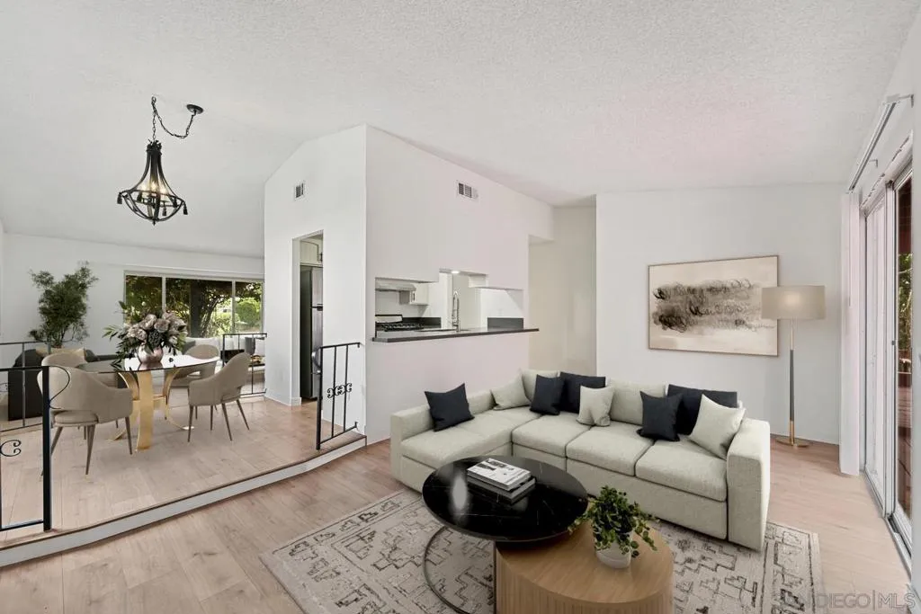 2050 Oak Hill Dr, Escondido, California 92027 home-pic-3