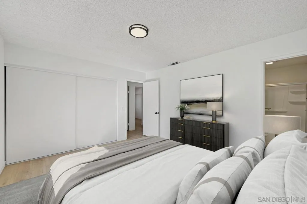 2050 Oak Hill Dr, Escondido, California 92027 home-pic-13