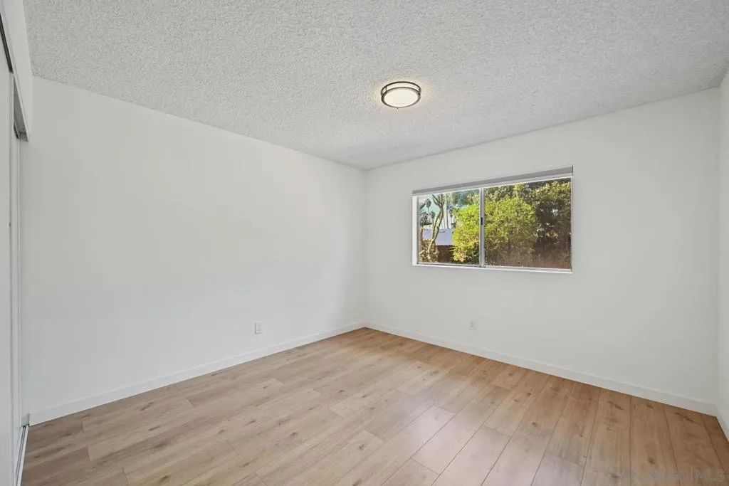 2050 Oak Hill Dr, Escondido, California 92027 home-pic-17