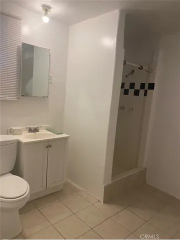 bathroom in back unit