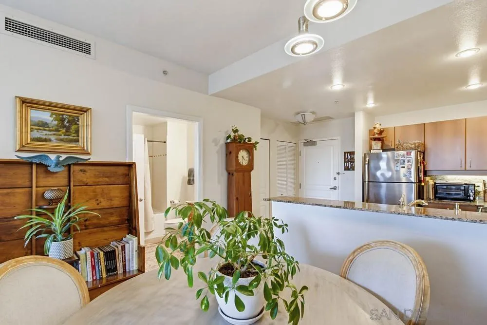 1580 Union Street 304, San Diego, California 92101 home-pic-6