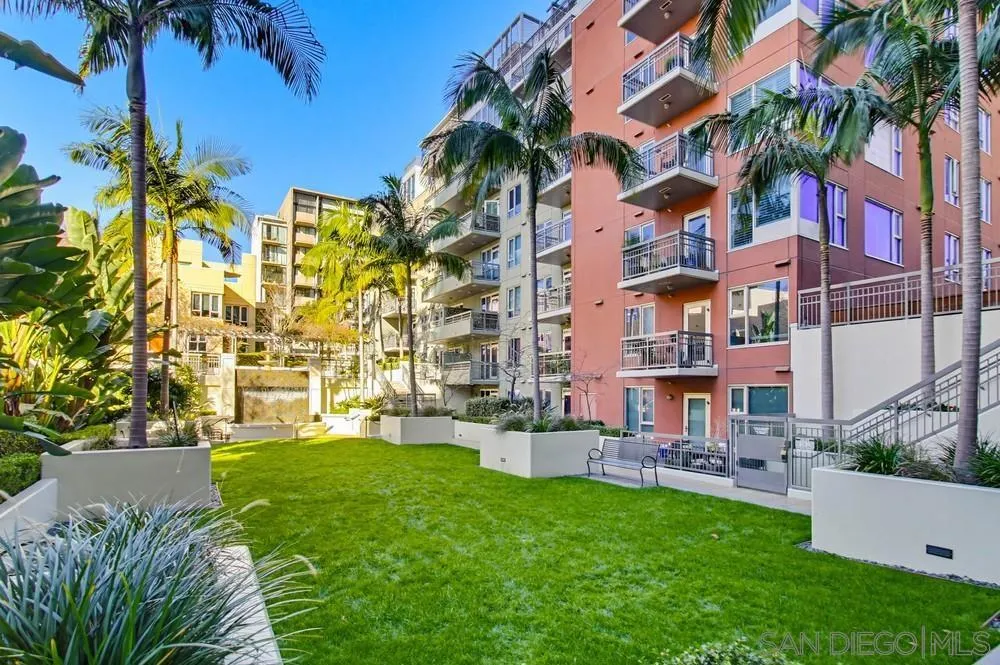 1580 Union Street 304, San Diego, California 92101 home-pic-18