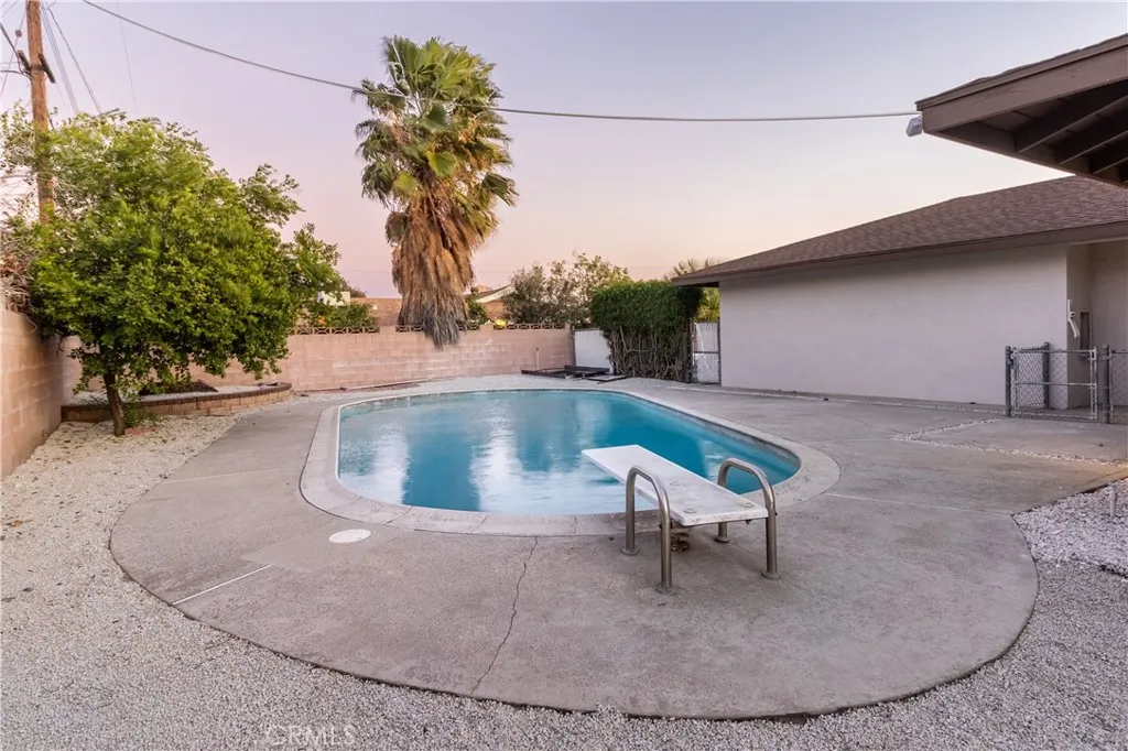 1431 N Eucalyptus, Rialto, California 92376 home-pic-14