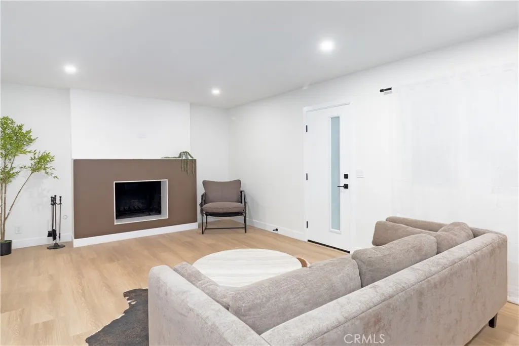 1431 N Eucalyptus, Rialto, California 92376 home-pic-16