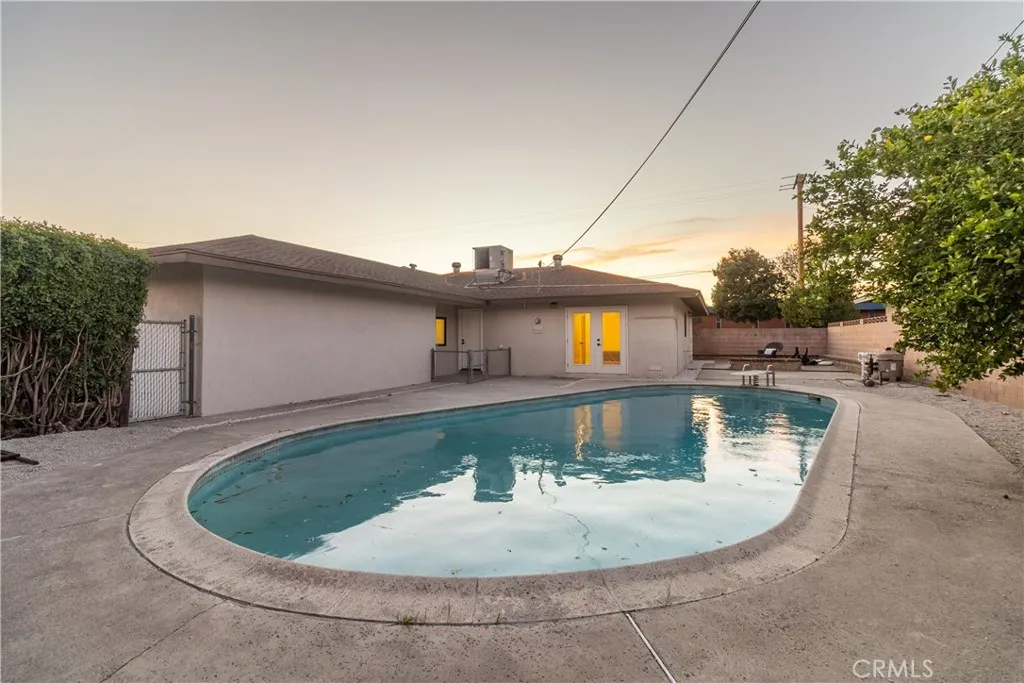 1431 N Eucalyptus, Rialto, California 92376 home-pic-11