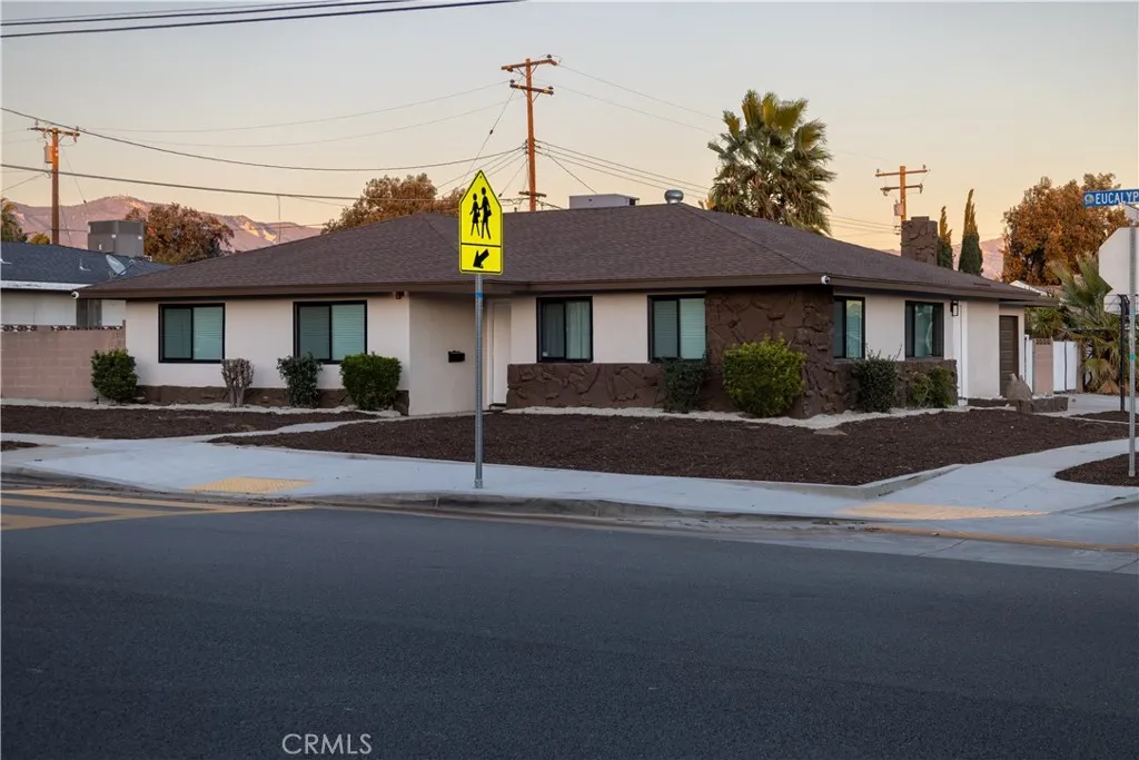 1431 N Eucalyptus, Rialto, California 92376 home-pic-7