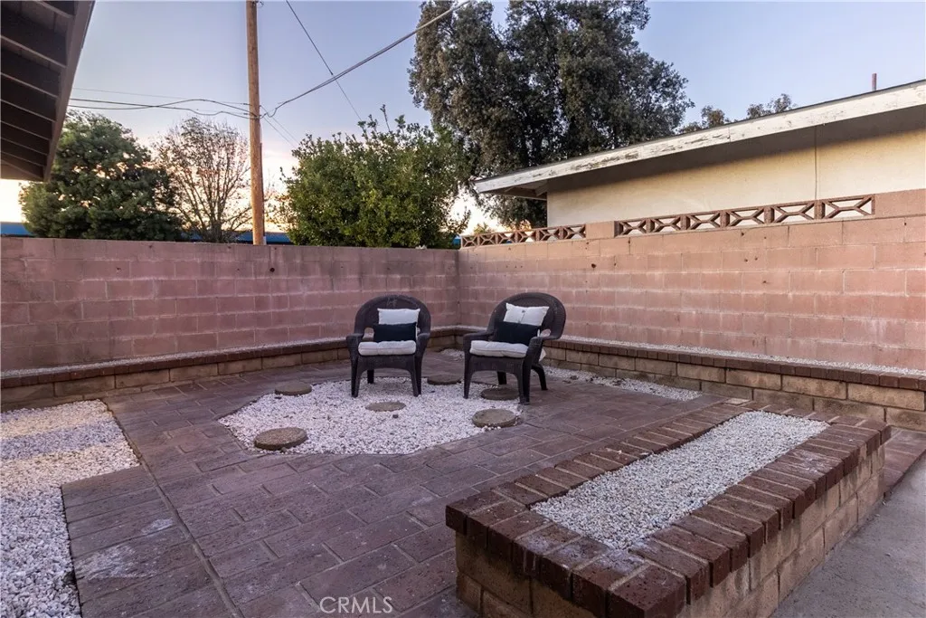 1431 N Eucalyptus, Rialto, California 92376 home-pic-12