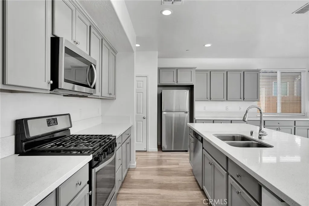 6647 East Vassar, Fresno, California 93727 home-pic-17