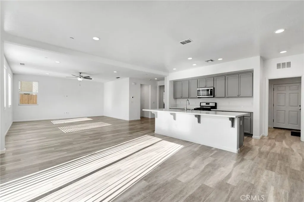 6647 East Vassar, Fresno, California 93727 home-pic-14