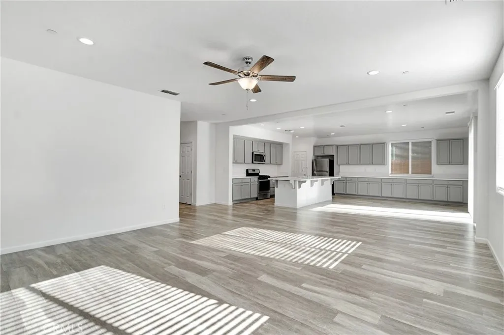 6647 East Vassar, Fresno, California 93727 home-pic-8