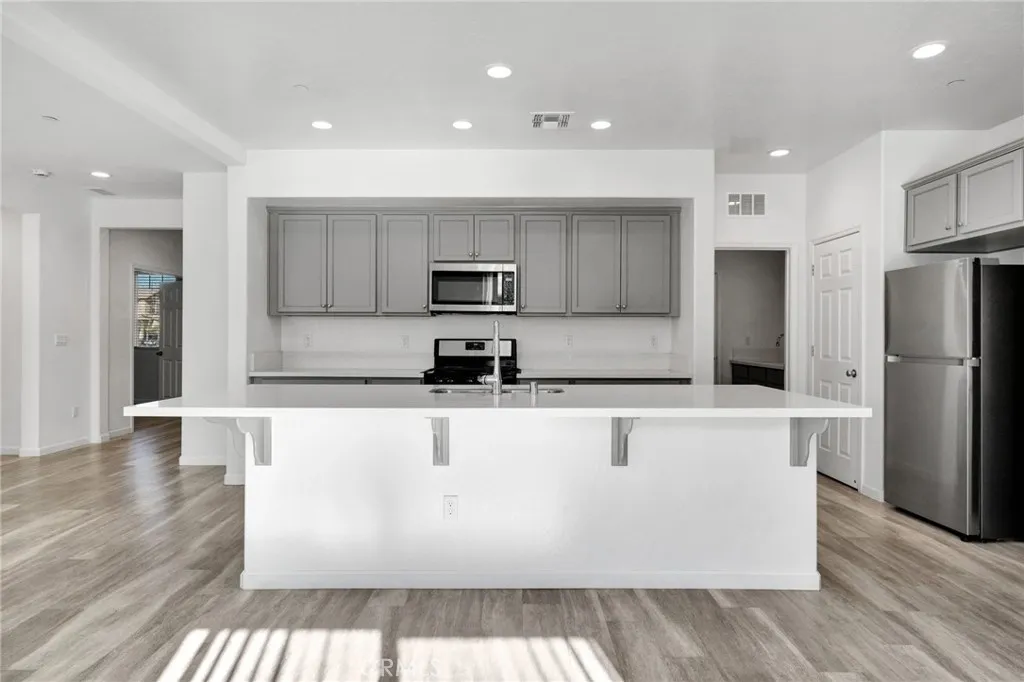 6647 East Vassar, Fresno, California 93727 home-pic-13
