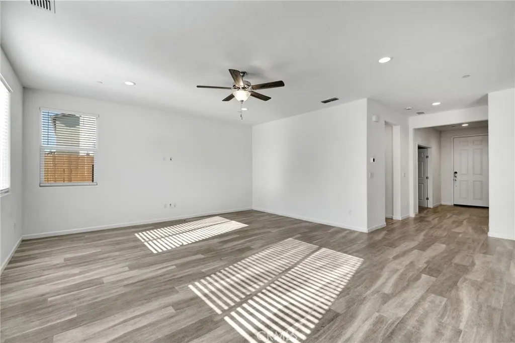 6647 East Vassar, Fresno, California 93727 home-pic-7