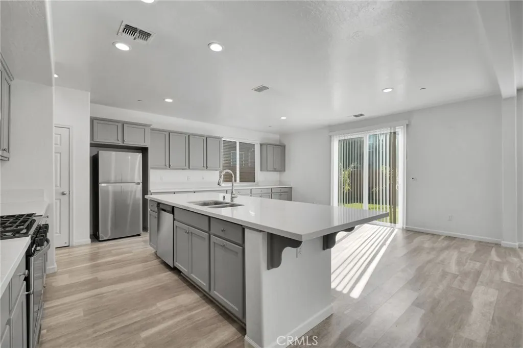 6647 East Vassar, Fresno, California 93727 home-pic-11