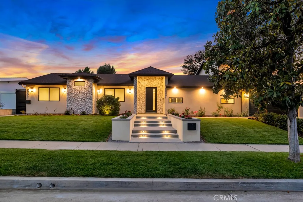 4801 Abbeyville, Woodland Hills, California 91364 home-pic-1