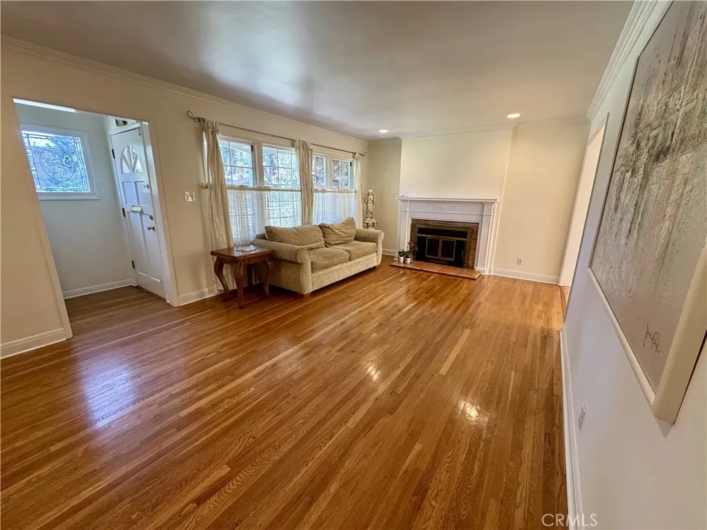 6552 Aqueduct Avenue, Van Nuys, California 91406 home-pic-4
