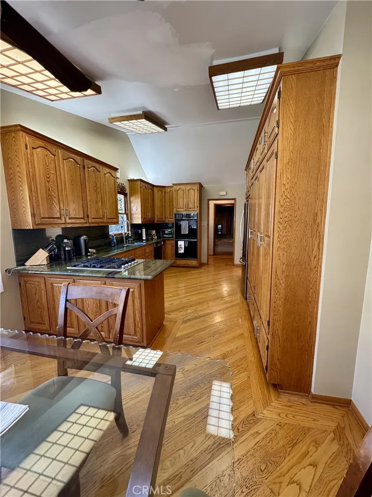 6552 Aqueduct Avenue, Van Nuys, California 91406 home-pic-7