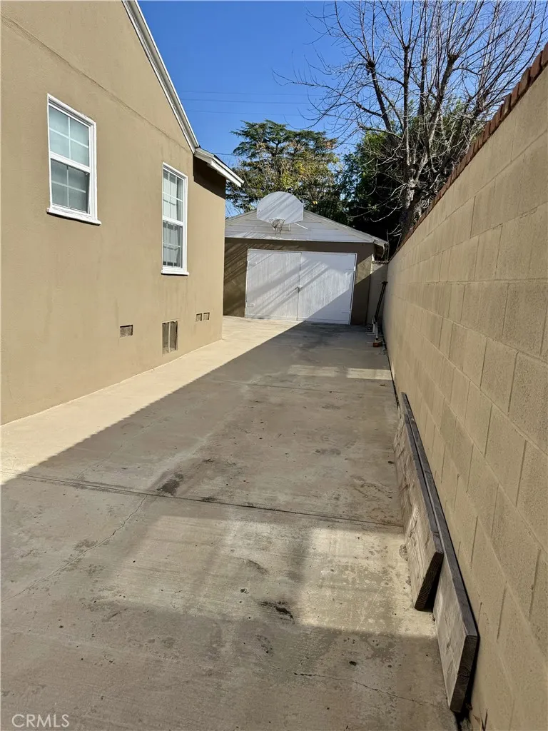 6552 Aqueduct Avenue, Van Nuys, California 91406 home-pic-16