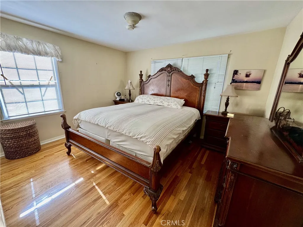 6552 Aqueduct Avenue, Van Nuys, California 91406 home-pic-18