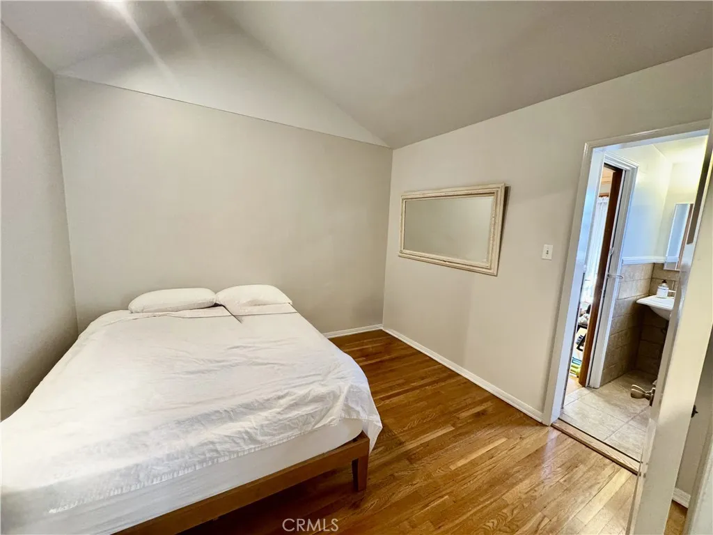 6552 Aqueduct Avenue, Van Nuys, California 91406 home-pic-22