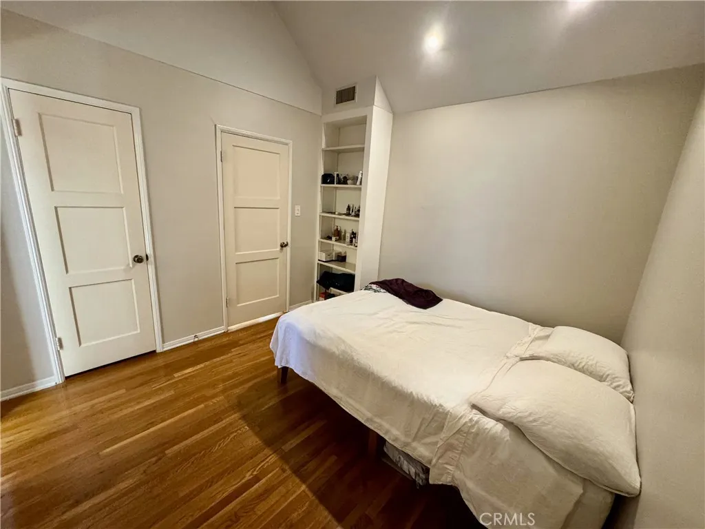 6552 Aqueduct Avenue, Van Nuys, California 91406 home-pic-23