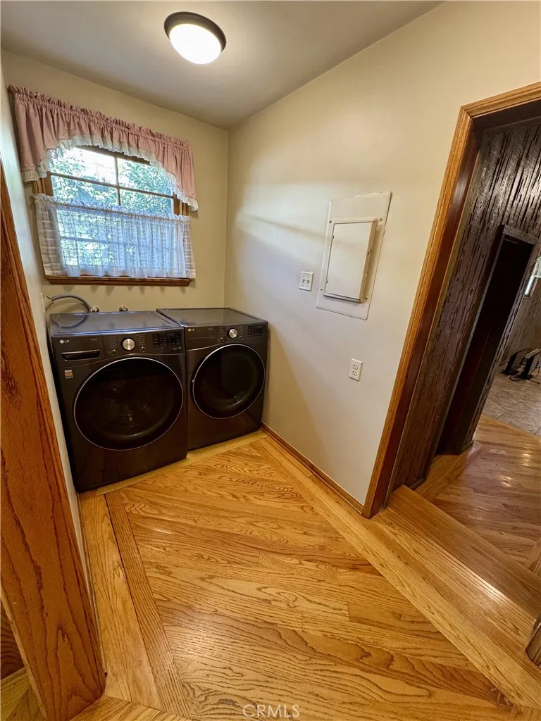 6552 Aqueduct Avenue, Van Nuys, California 91406 home-pic-9