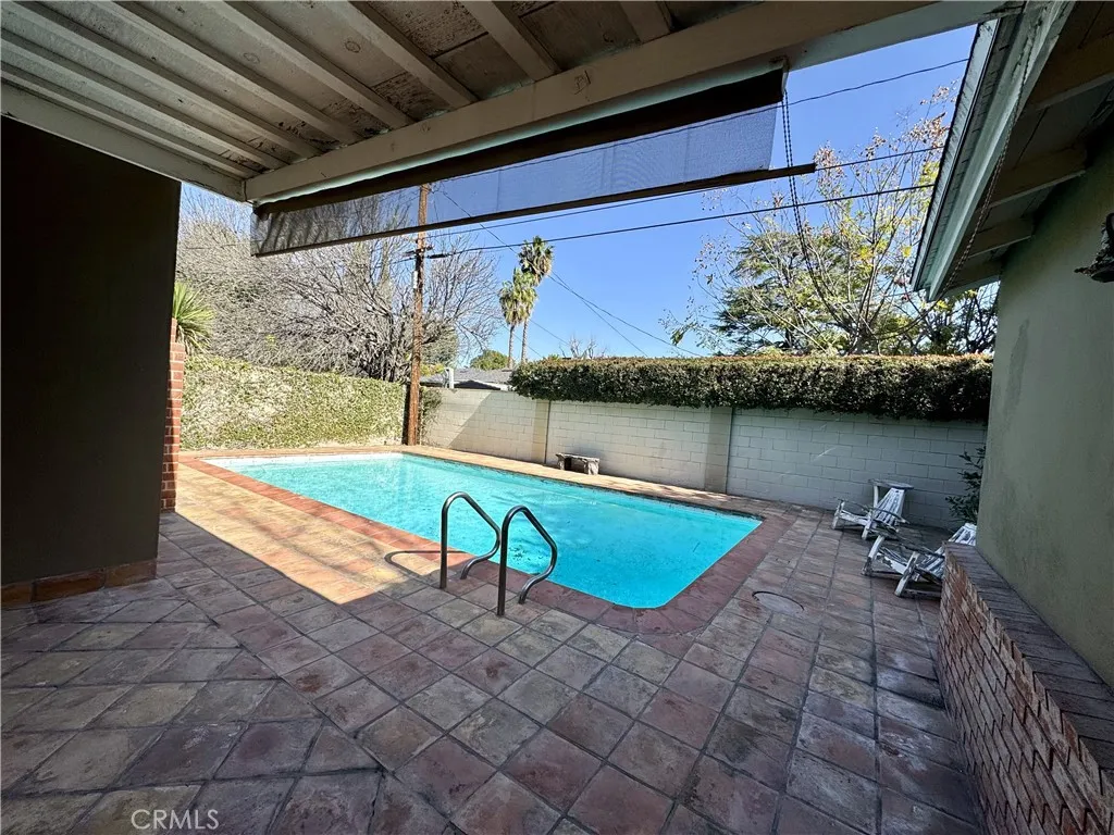 6552 Aqueduct Avenue, Van Nuys, California 91406 home-pic-11
