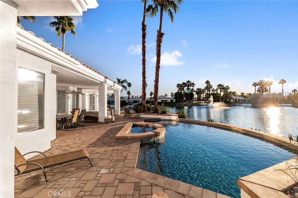 47410 Via Cordova, La Quinta, California 92253 home-pic-1