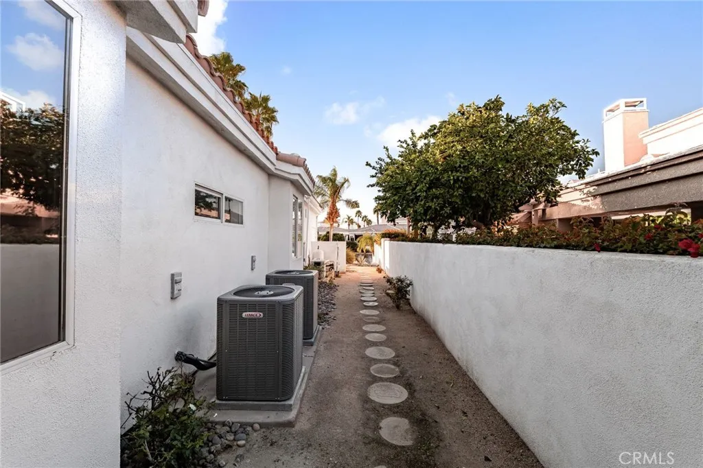 47410 Via Cordova, La Quinta, California 92253 home-pic-54