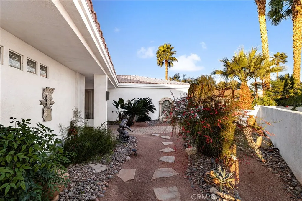 47410 Via Cordova, La Quinta, California 92253 home-pic-6