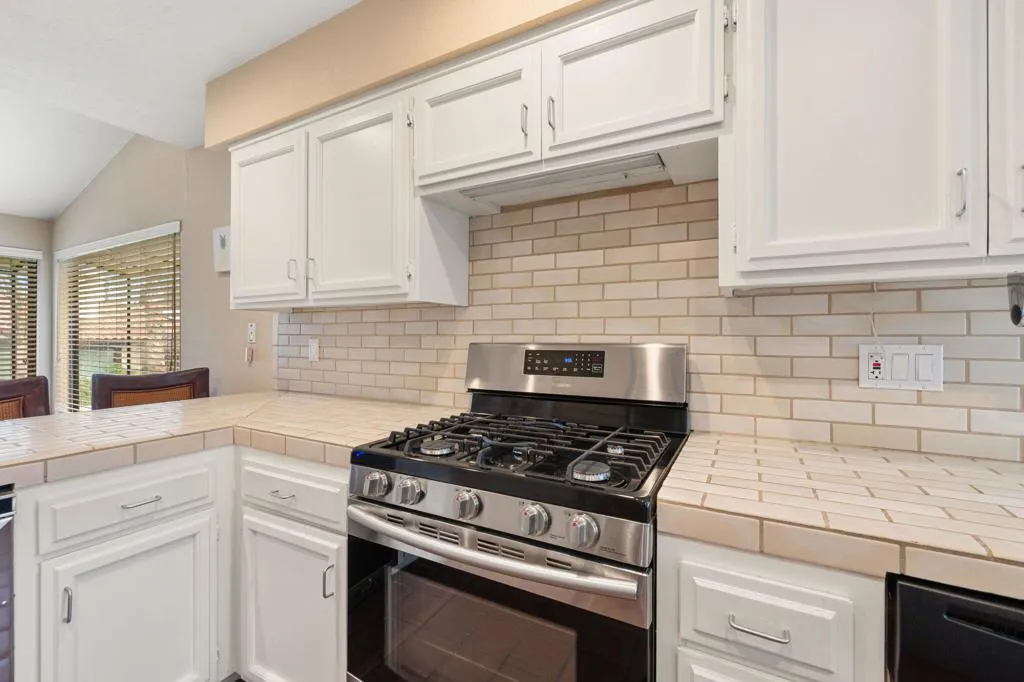 44145 Tahoe Circle, Indian Wells, California 92210 home-pic-16