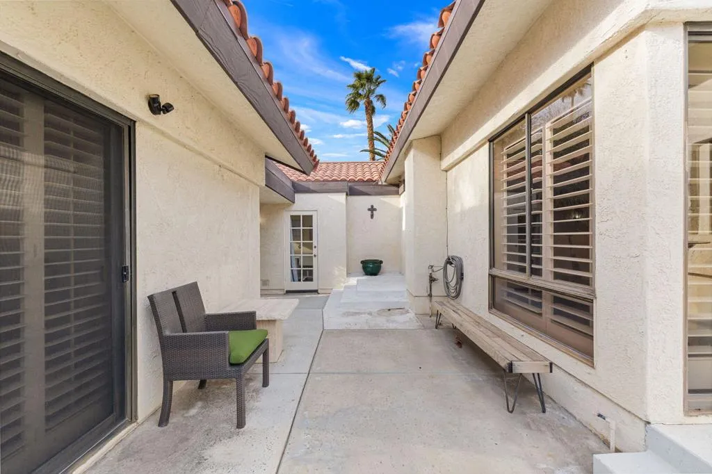 44145 Tahoe Circle, Indian Wells, California 92210 home-pic-4