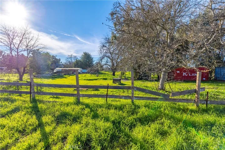 Large empty lot behind the house!