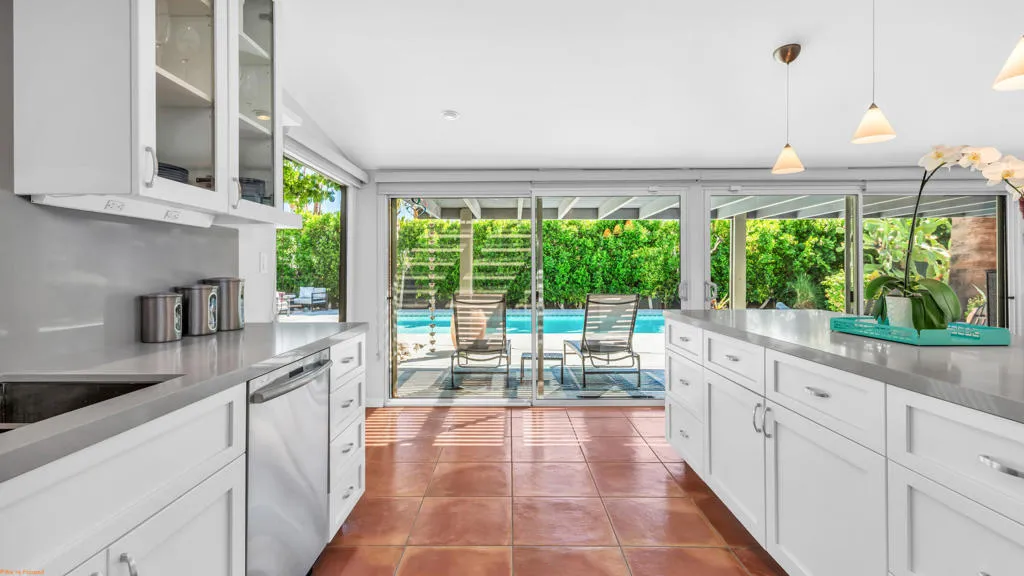 1450 S Via Soledad, Palm Springs, California 92264 home-pic-7