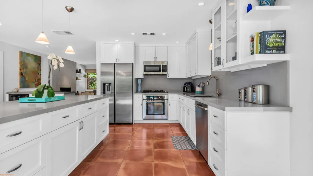 1450 S Via Soledad, Palm Springs, California 92264 home-pic-6