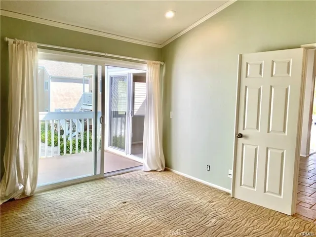 Bedroom with access to balcony