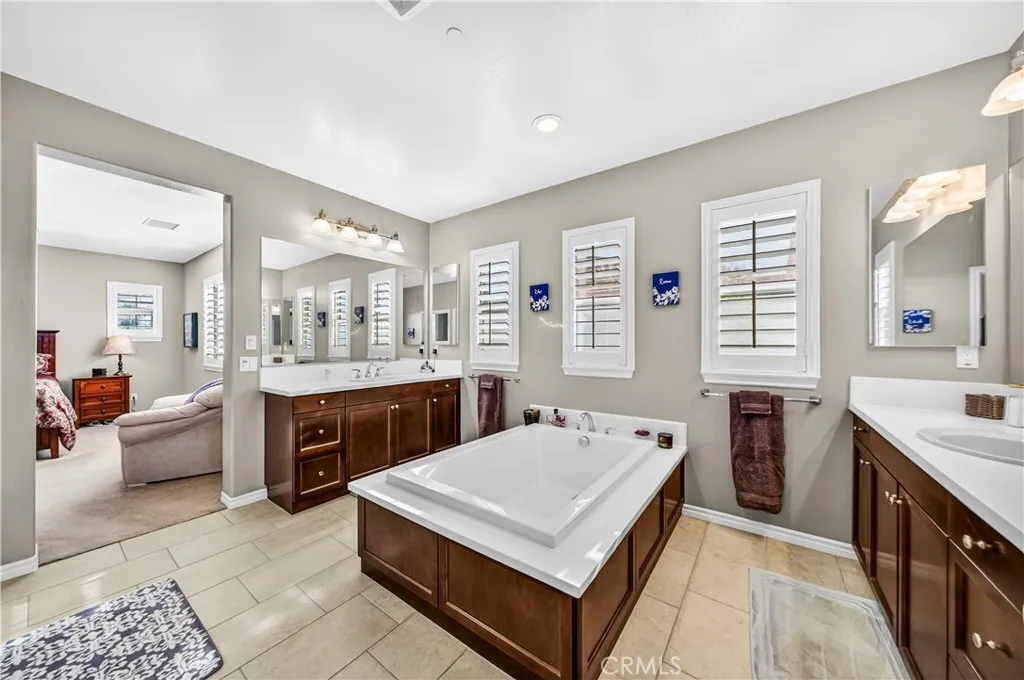 32585 Presidio Hills, Winchester, California 92596 home-pic-24