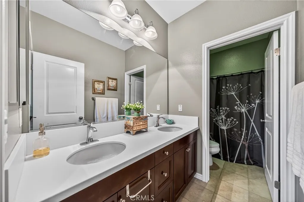 32585 Presidio Hills, Winchester, California 92596 home-pic-18