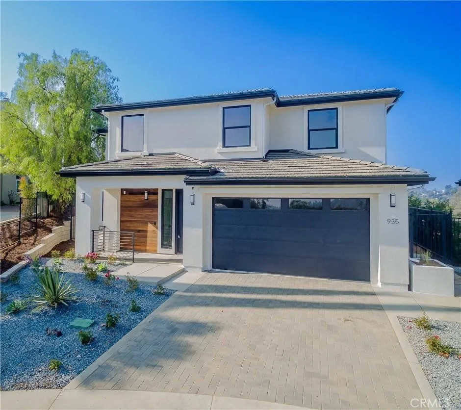 935 N Staley Lane, Los Angeles, California 90042 home-pic-1