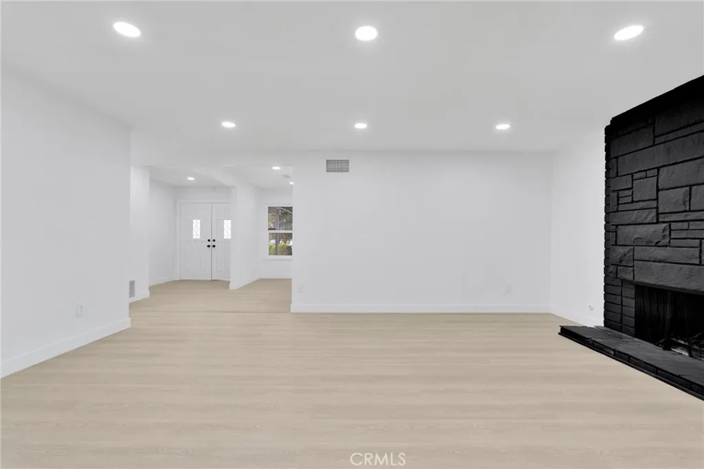 1844 Alston Avenue, Colton, California 92324 home-pic-7