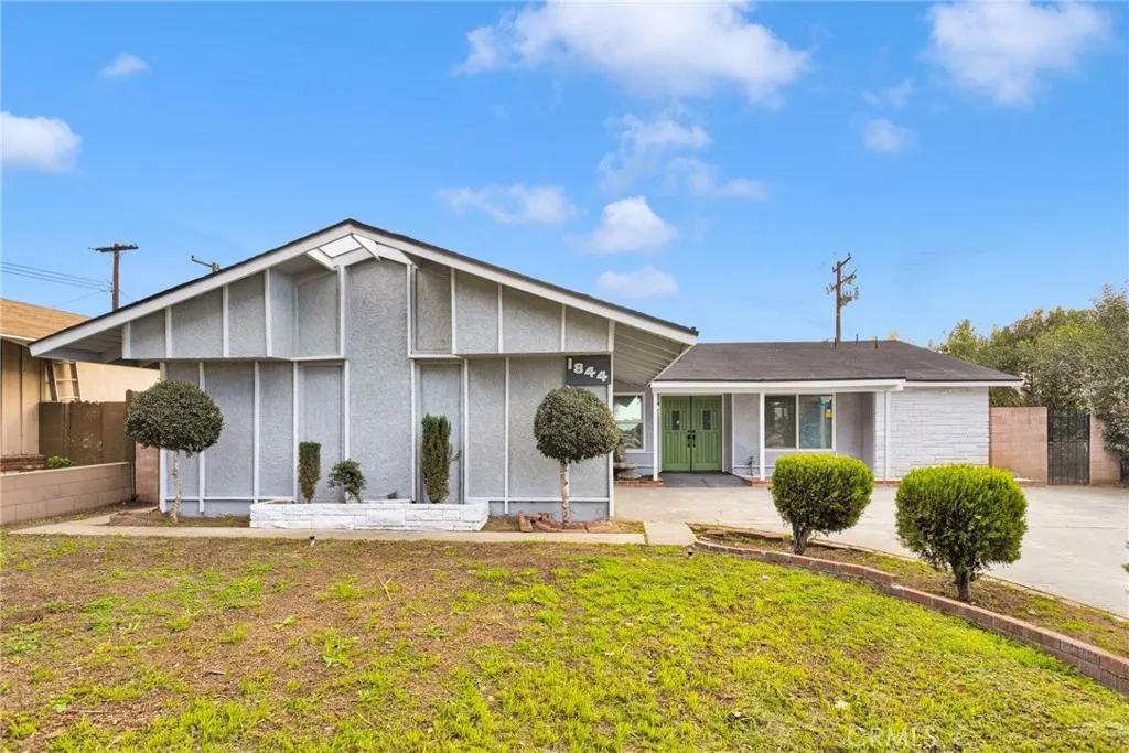 1844 Alston Avenue, Colton, California 92324 home-pic-2