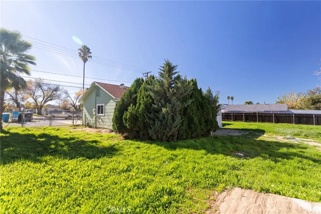340 W Avenue L, Calimesa, California 92320 home-pic-25