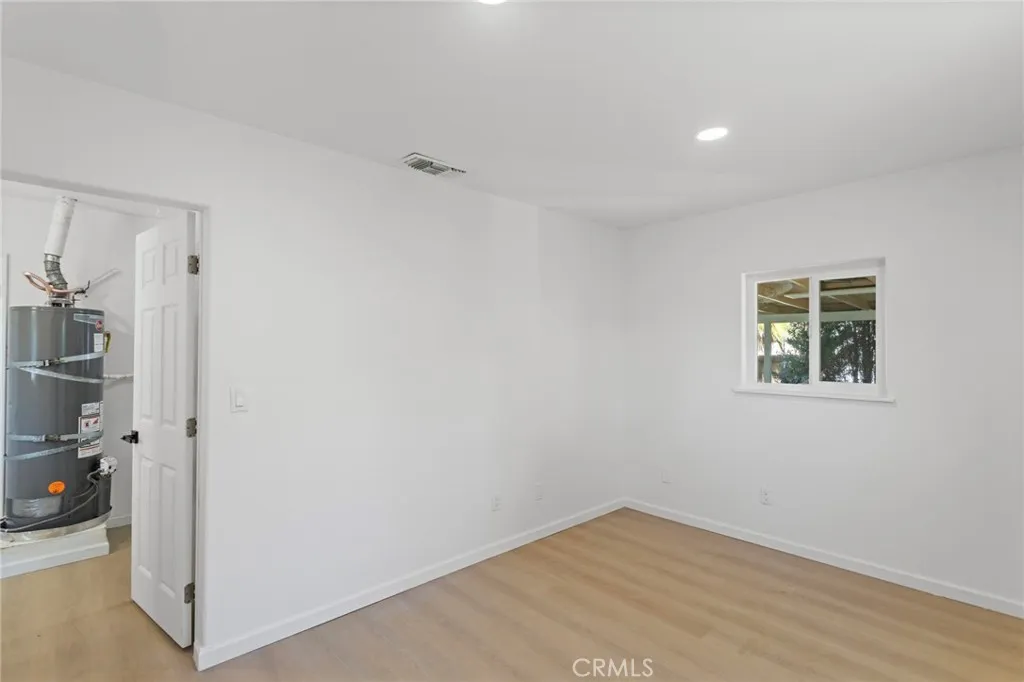 340 W Avenue L, Calimesa, California 92320 home-pic-13