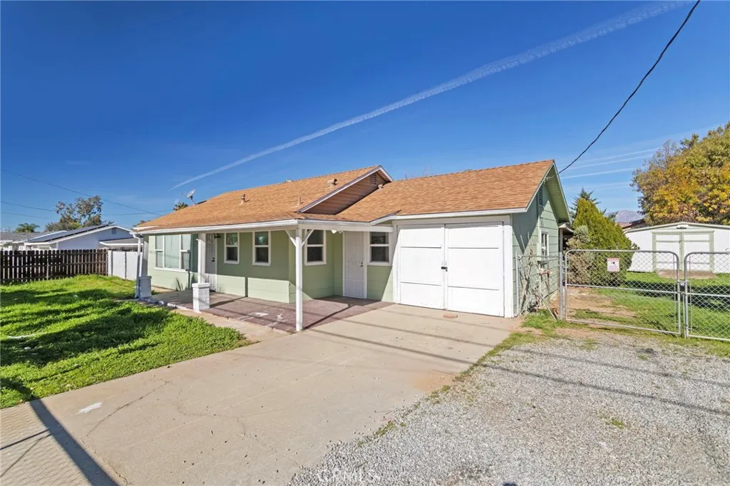 340 W Avenue L, Calimesa, California 92320 home-pic-2